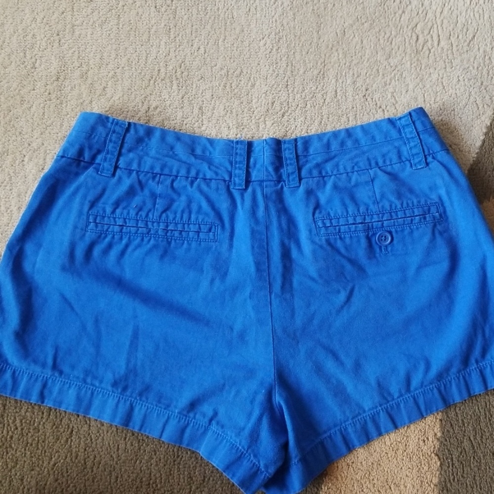 Shorts - Picture 2 of 3
